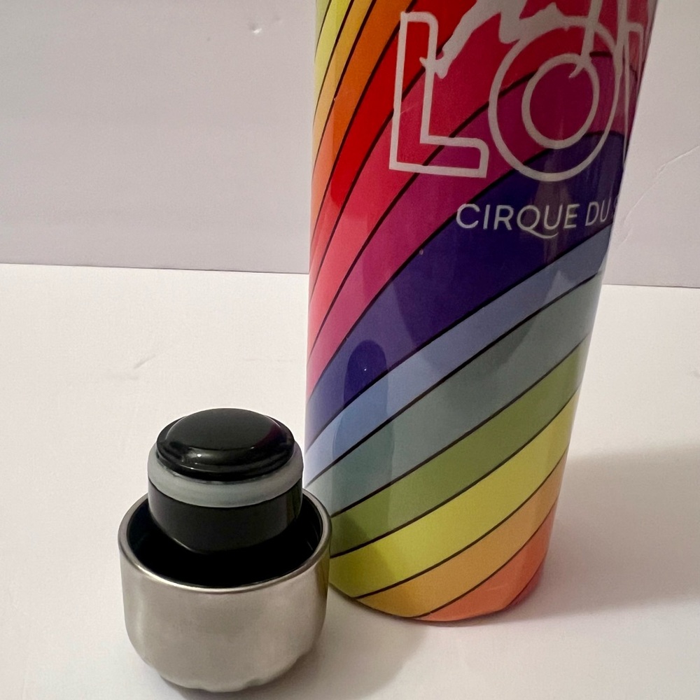 Beatles Love Cirque Du Soleil, Final Show, Mirage Hotel Vegas, Aluminum Bottle - Picture 5 of 8